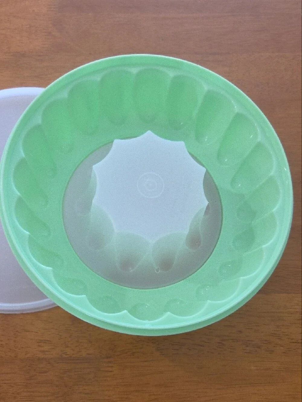 Vintage Tupperware Mint Green Jello-O Mold With Lid